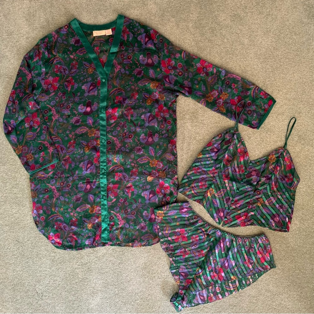 Victoria's Secret Gold Label, 3 pc set-Robe, Camisole & Sexy Cheeky Pant…